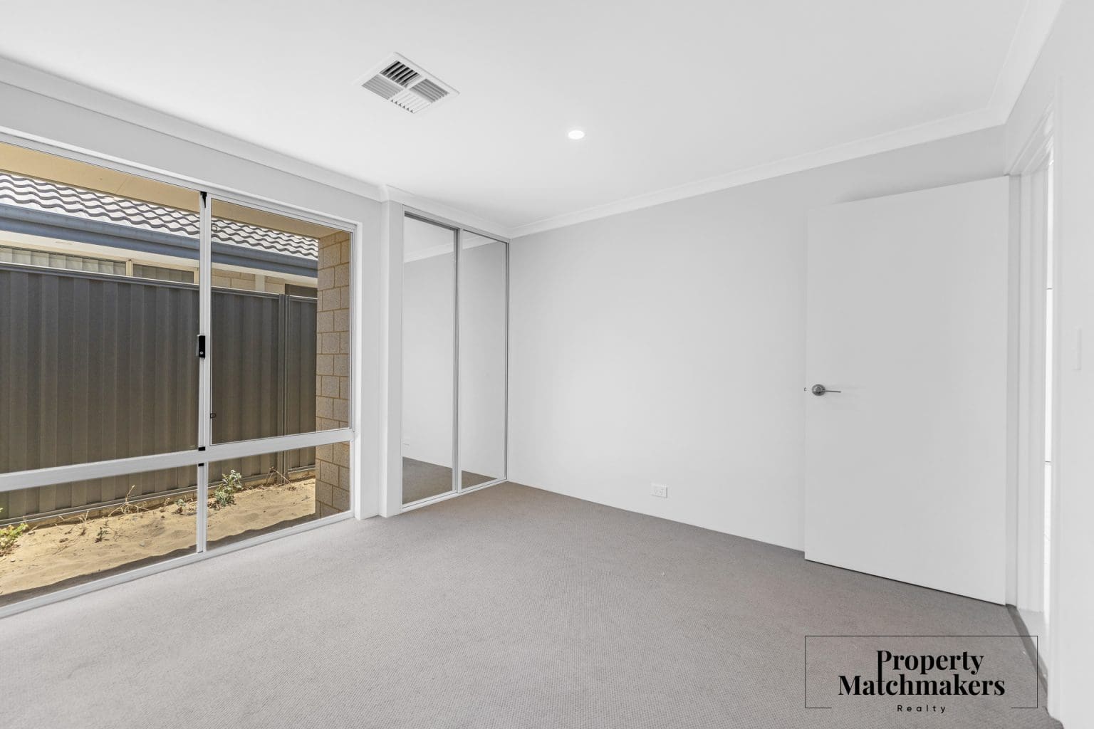 16 Sunstone Boulevard, Treeby, WA 6164 AUS