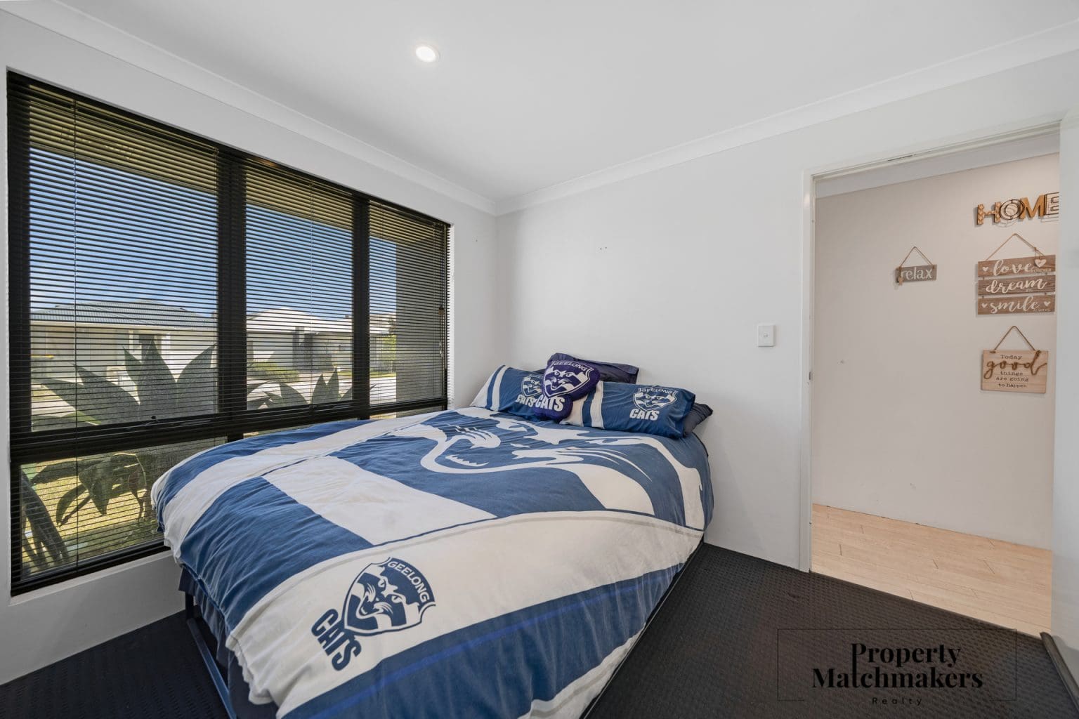 6 Castlereagh Way, Brabham, WA 6055 AUS