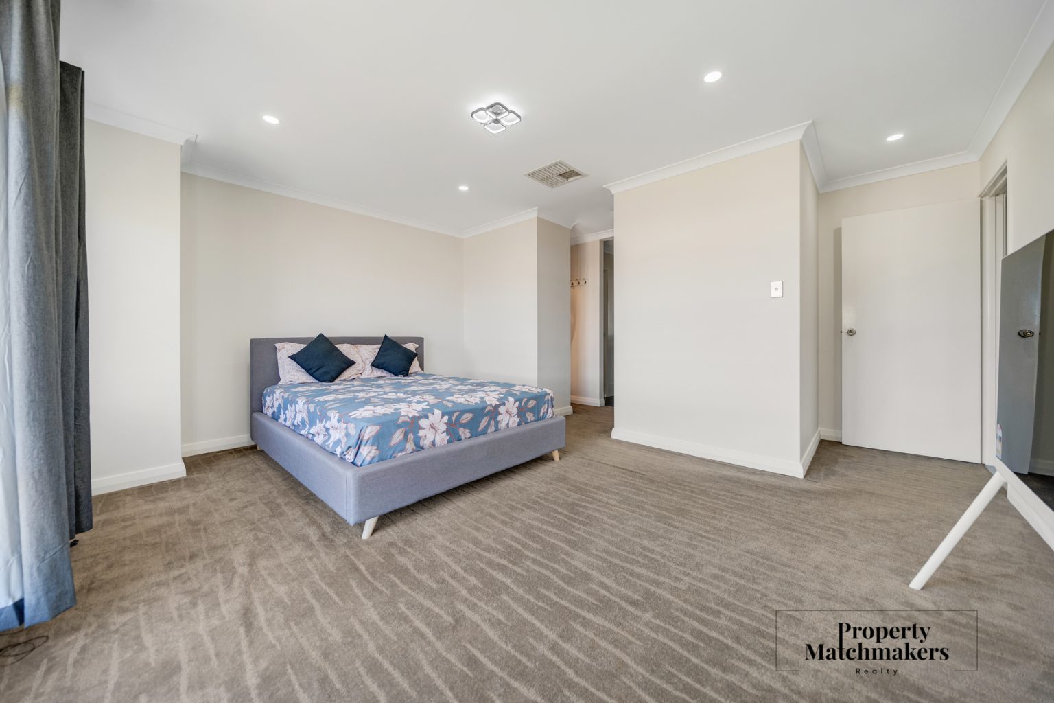 37 Pierre Bend, Ellenbrook, WA 6069 AUS