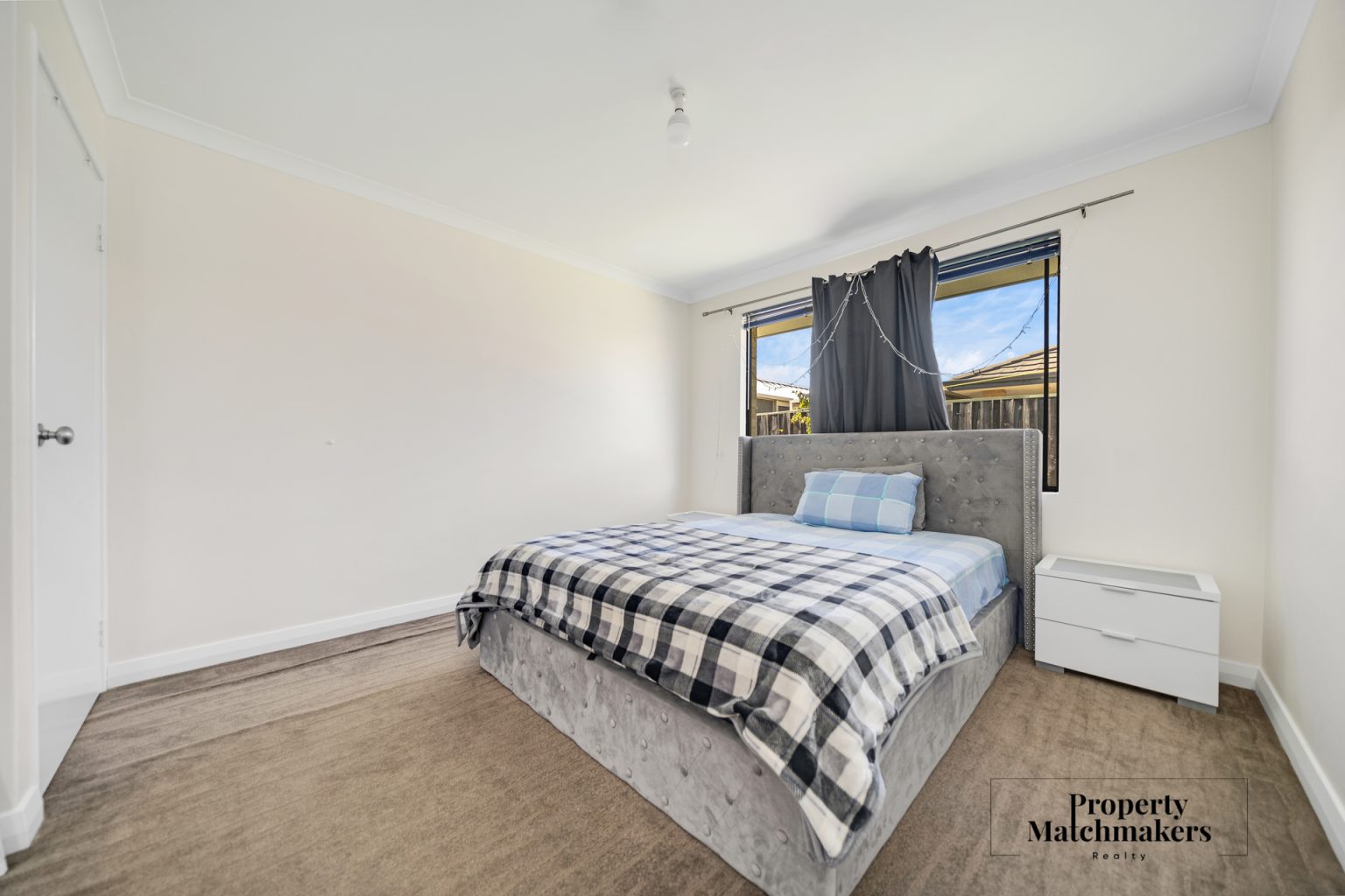 37 Pierre Bend, Ellenbrook, WA 6069 AUS