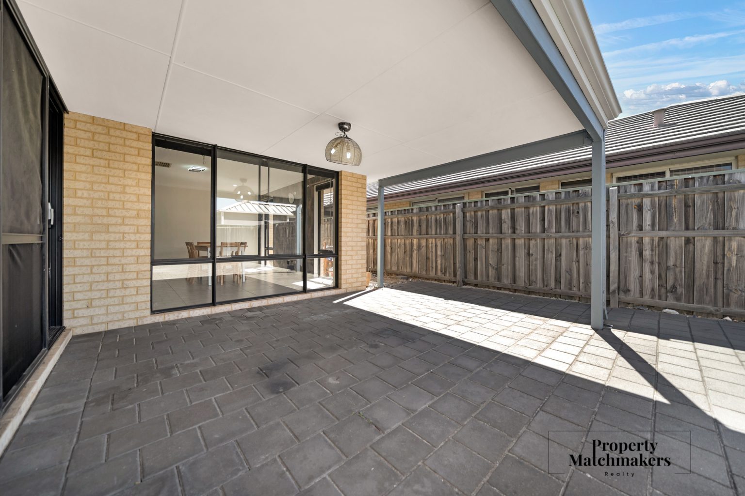 37 Pierre Bend, Ellenbrook, WA 6069 AUS