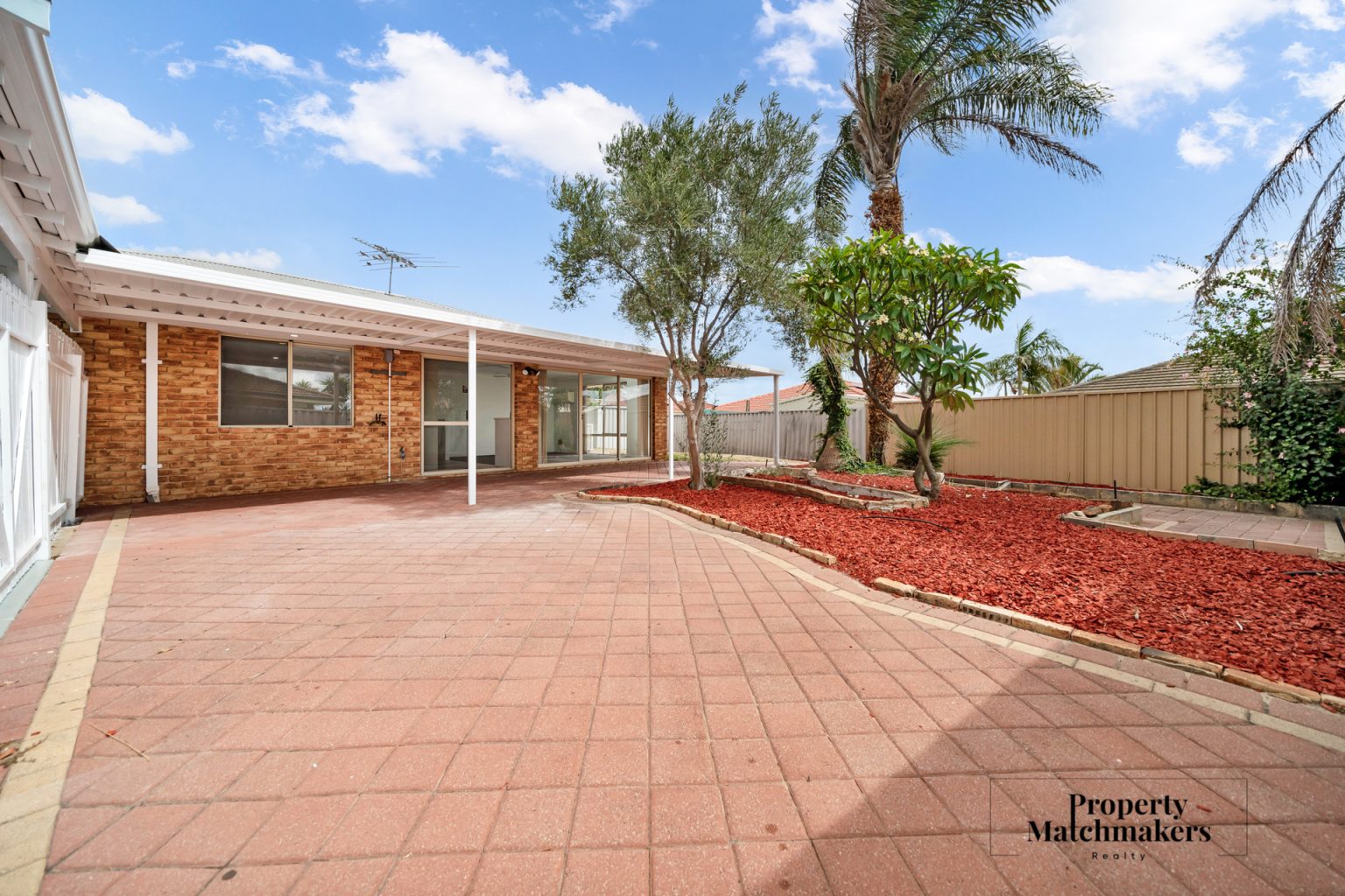 3 Elmwood Court, Marangaroo, WA 6064 AUS