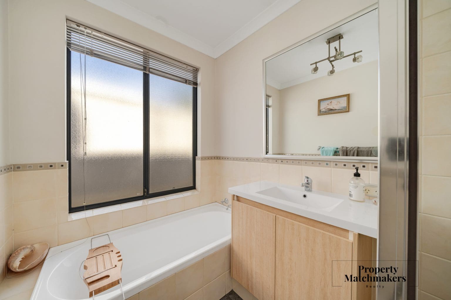 16C Bilinga Road, Westminster, WA 6061 AUS