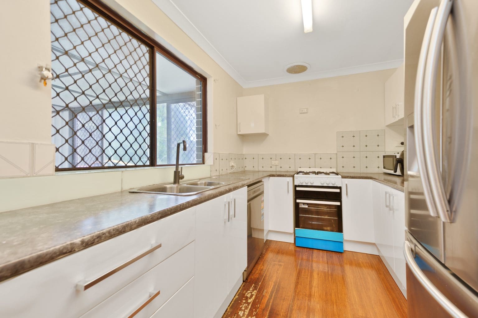 264 Marangaroo Drive, Girrawheen, WA 6064 AUS