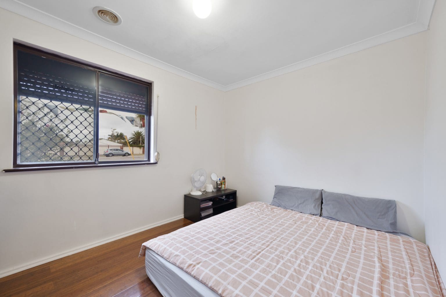 264 Marangaroo Drive, Girrawheen, WA 6064 AUS