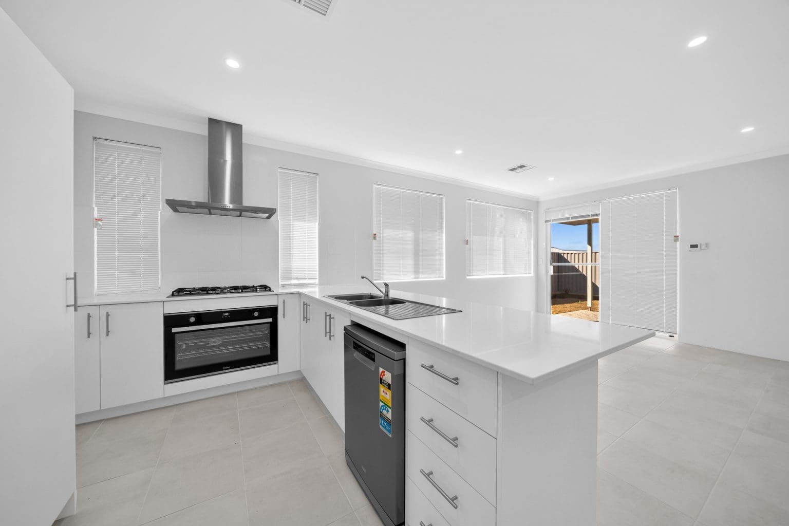 11 Eremophila Street, Sinagra, WA 6065 AUS