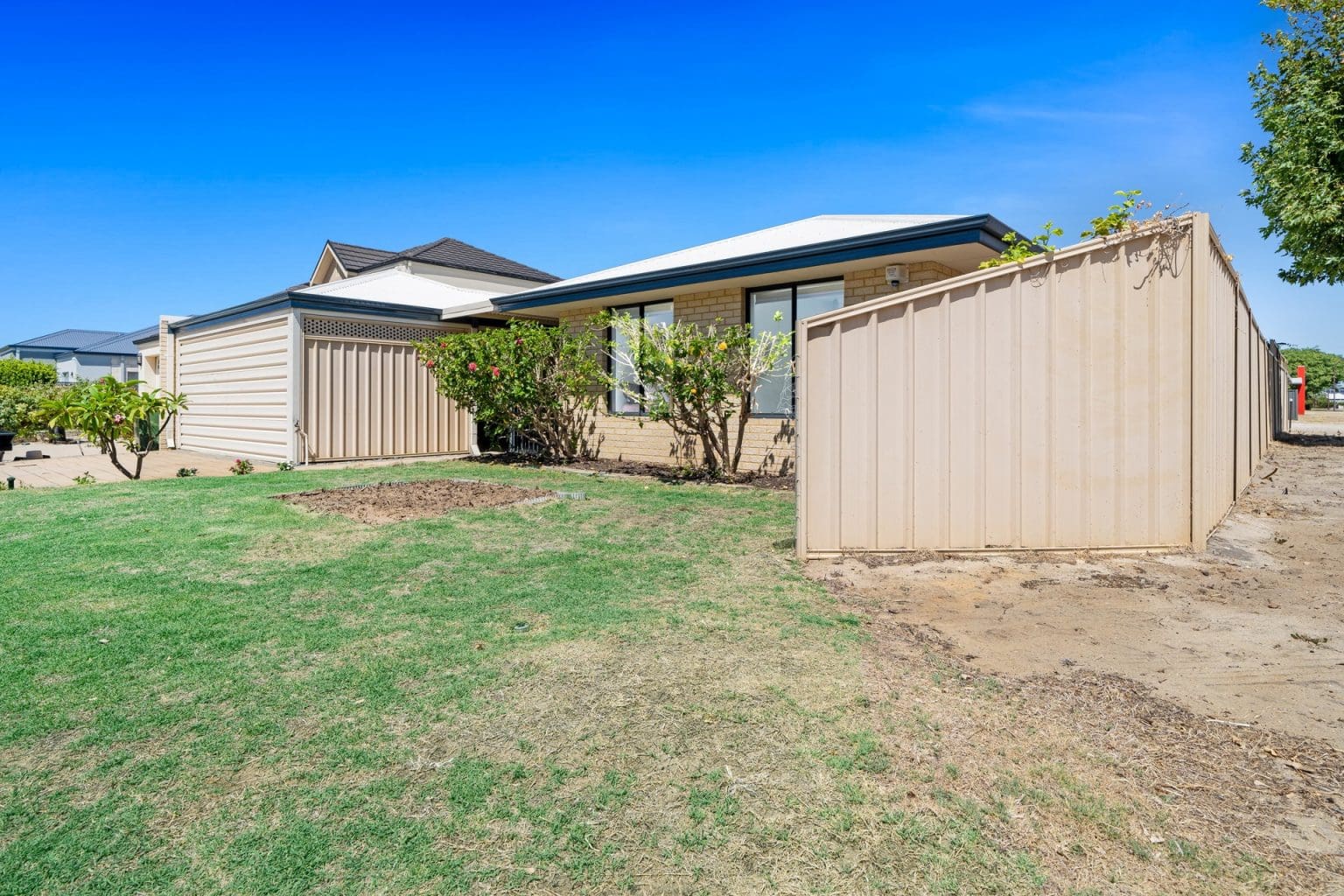 24 Greenland Boulevard, Canning Vale, WA 6155 AUS
