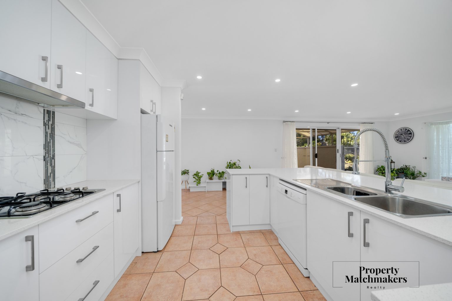 9 Rennison Street, Beckenham, WA 6107 AUS