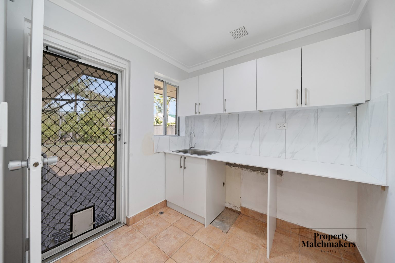 9 Rennison Street, Beckenham, WA 6107 AUS