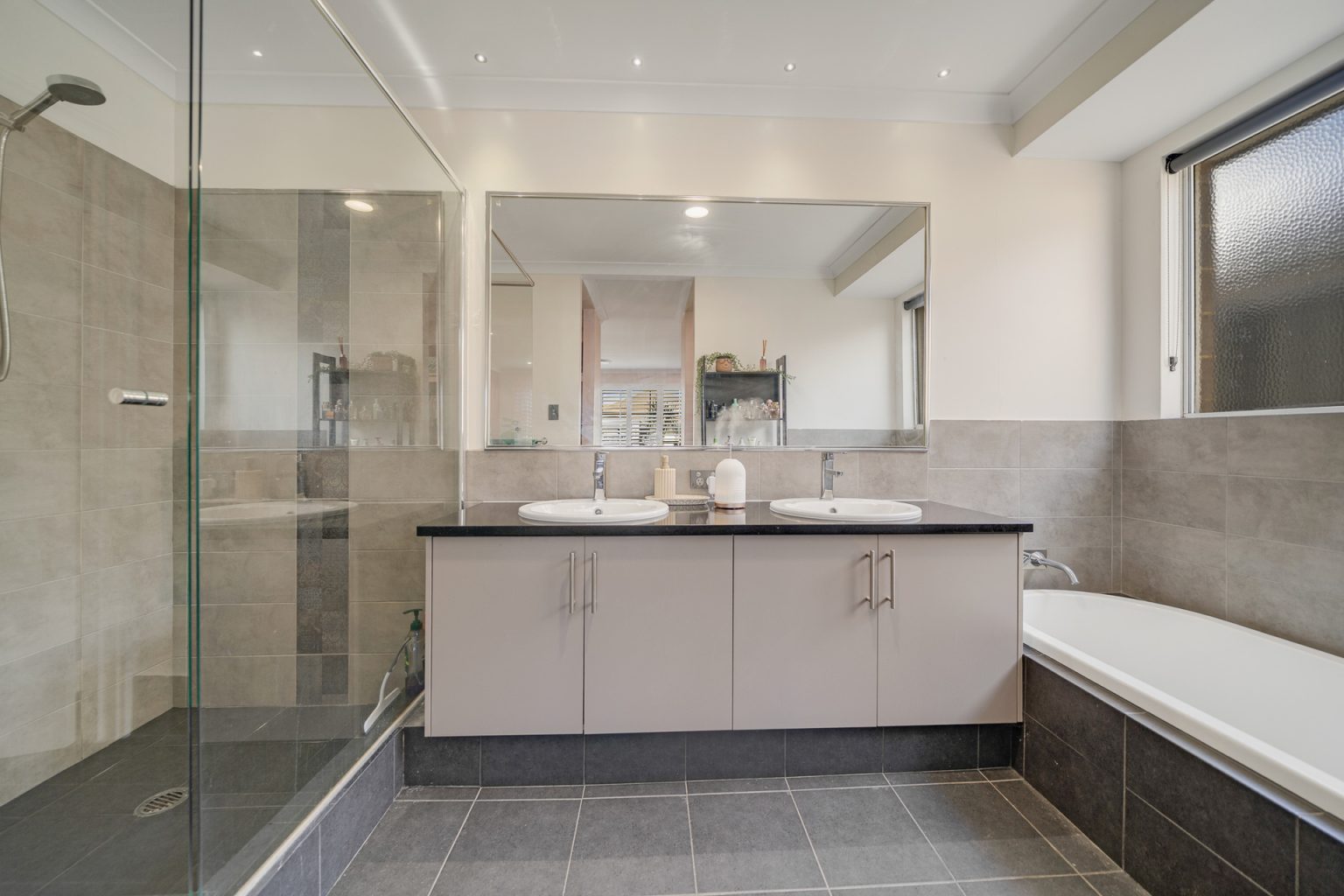 21 Dorset Street, Haynes, WA 6112 AUS