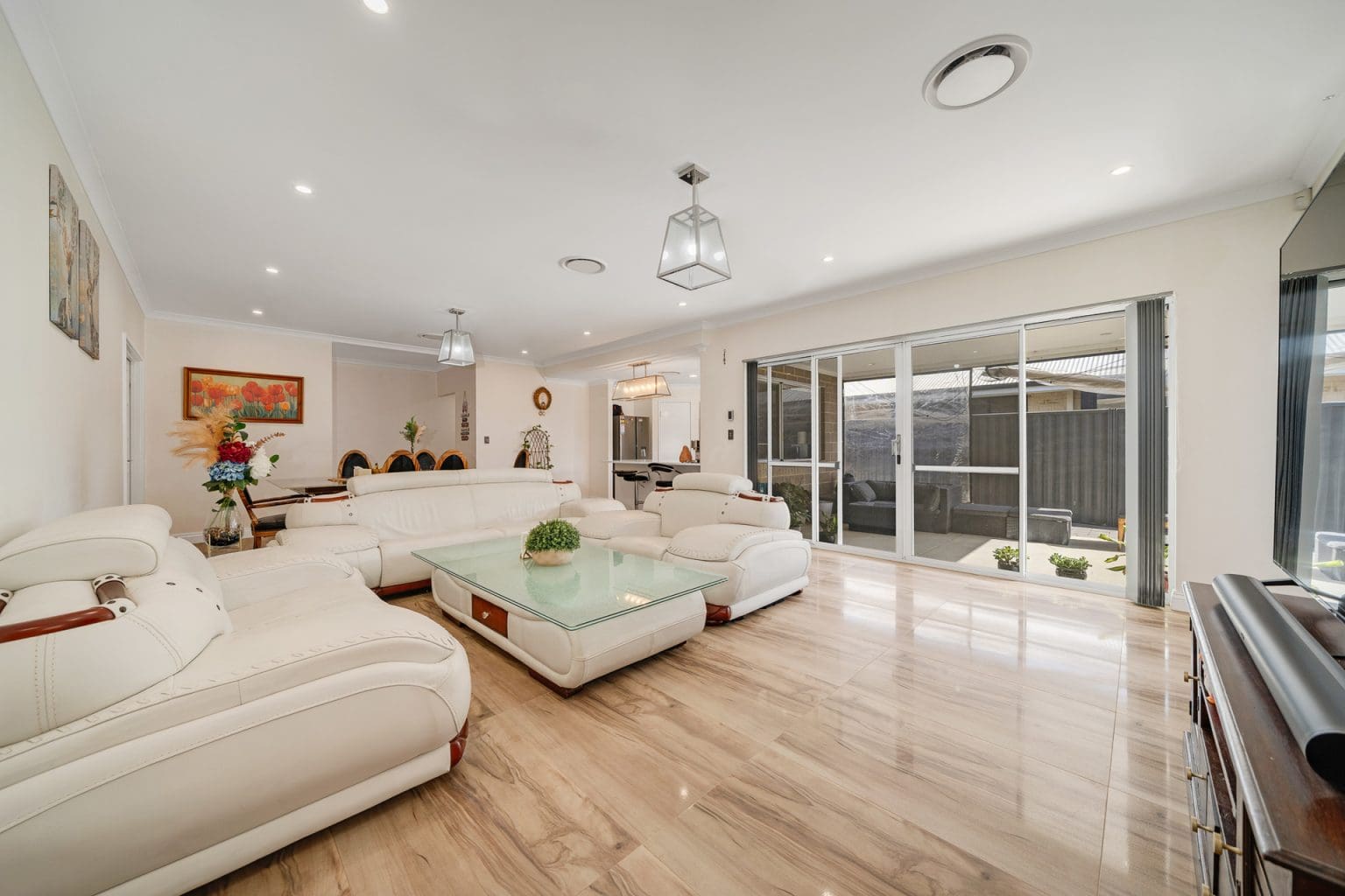 21 Dorset Street, Haynes, WA 6112 AUS