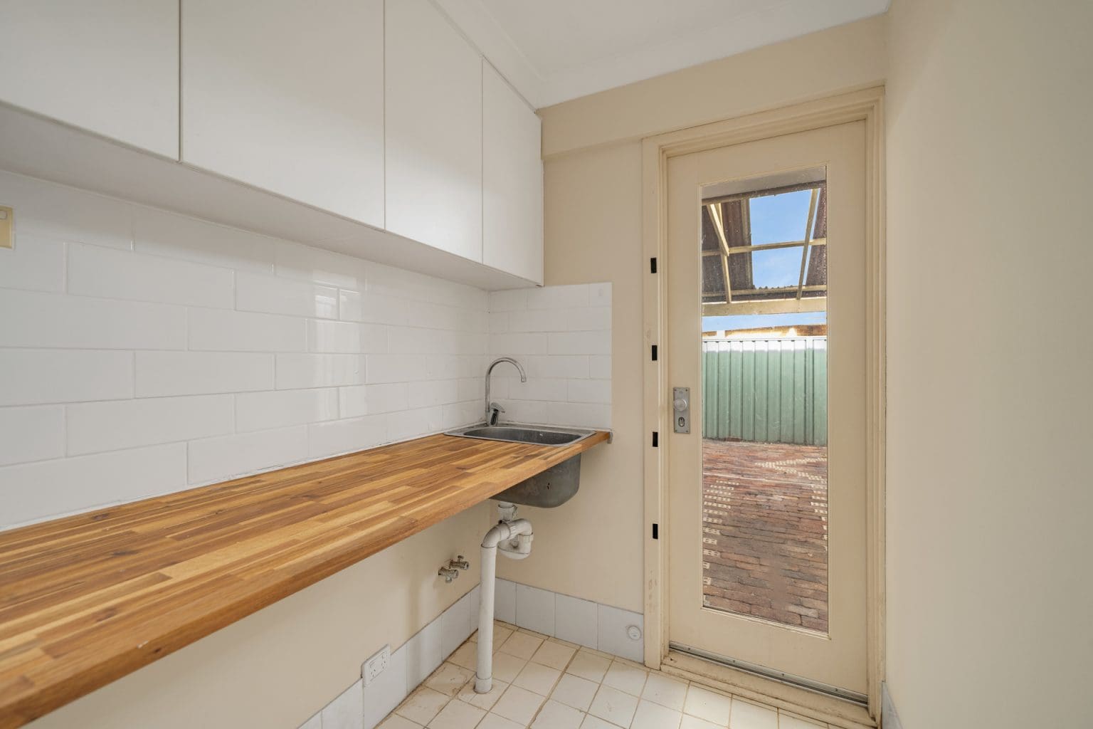 18 River Bank Drive, Gosnells, WA 6110 AUS