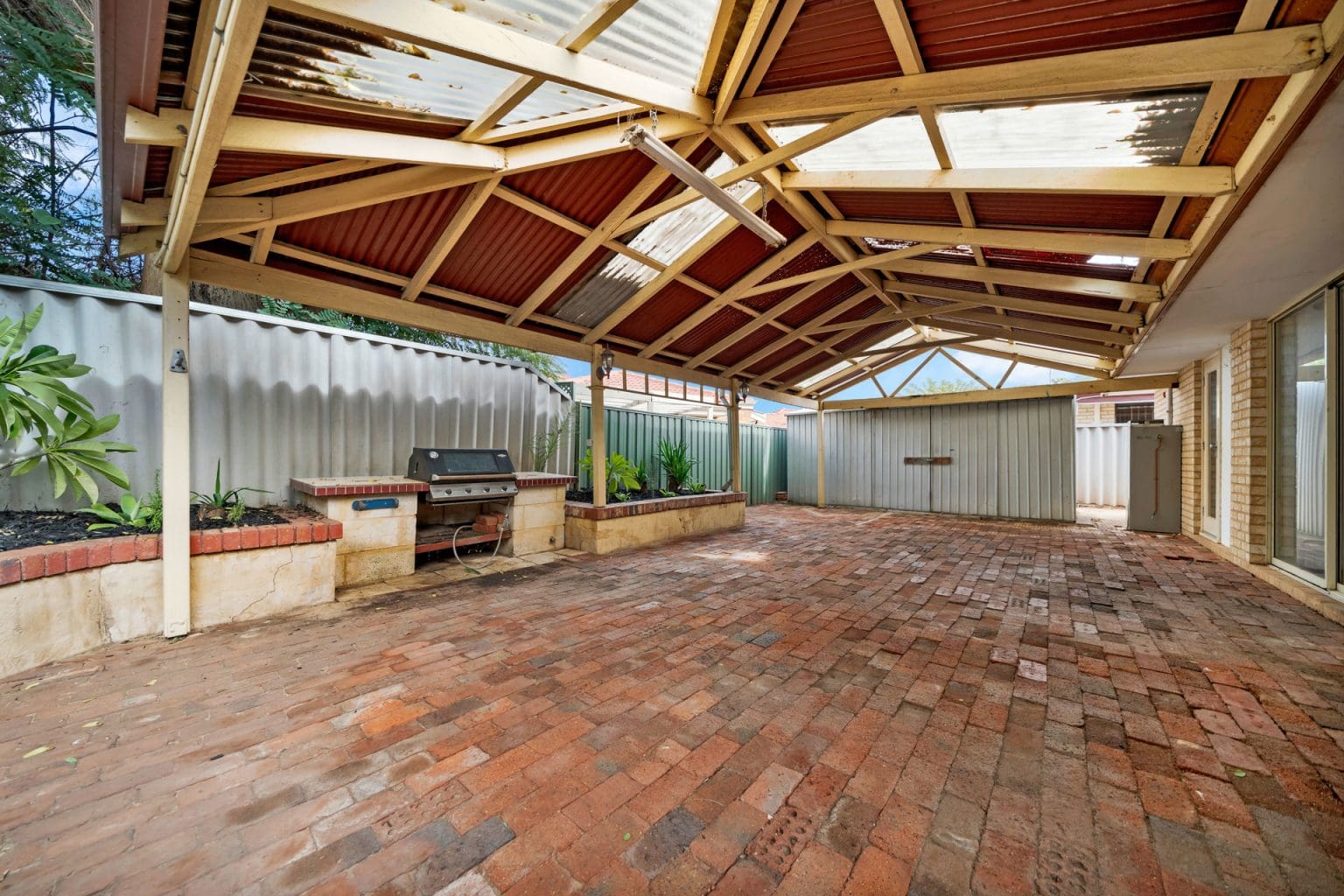 18 River Bank Drive, Gosnells, WA 6110 AUS