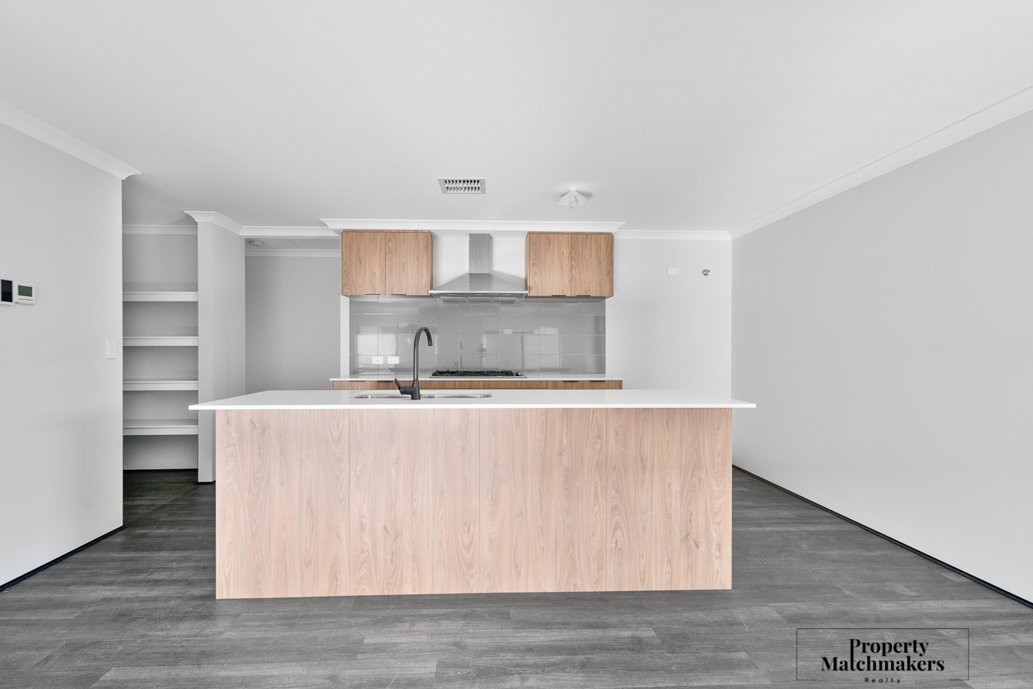 8 Jinsha Road, Hilbert, WA 6112 AUS