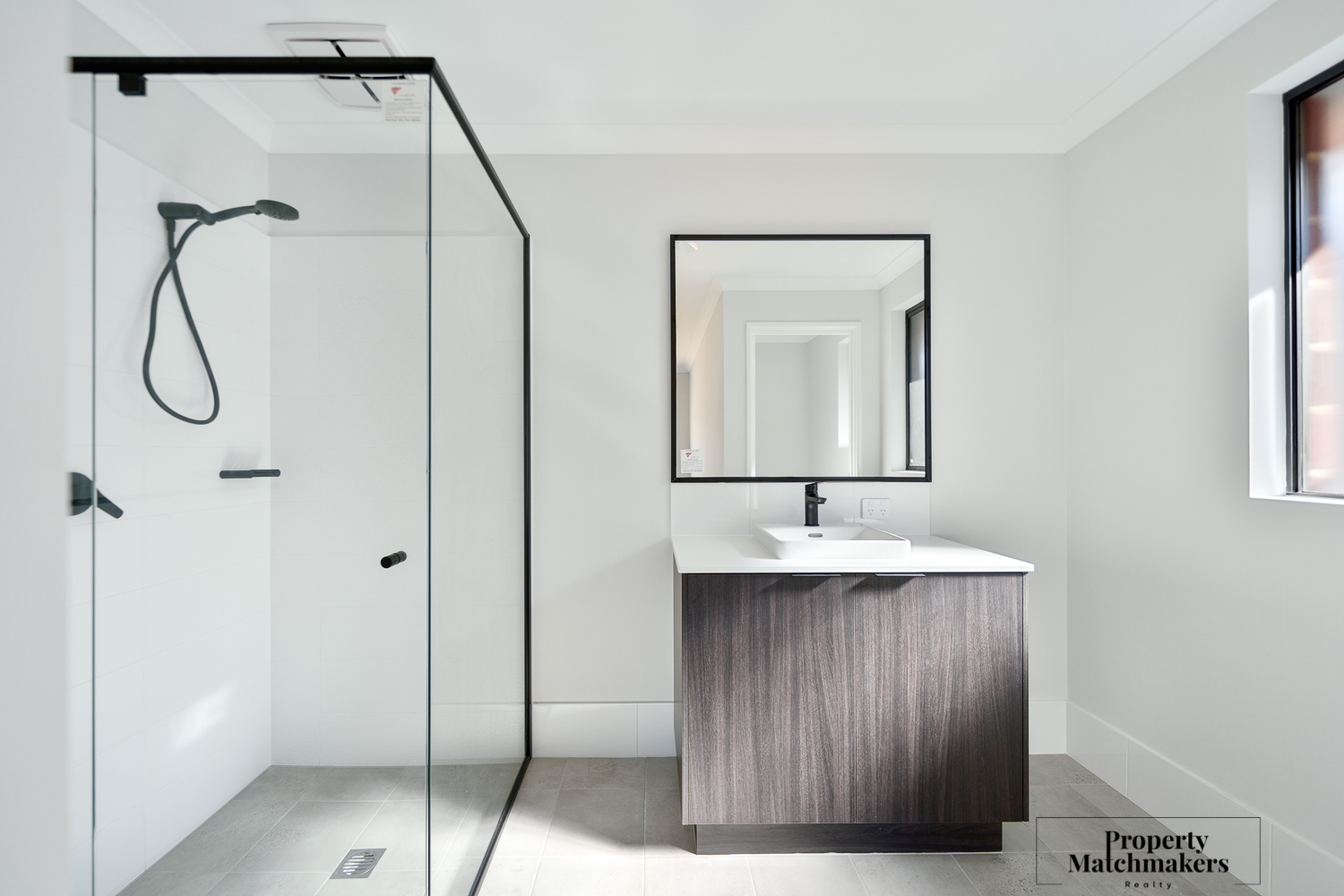 8 Jinsha Road, Hilbert, WA 6112 AUS