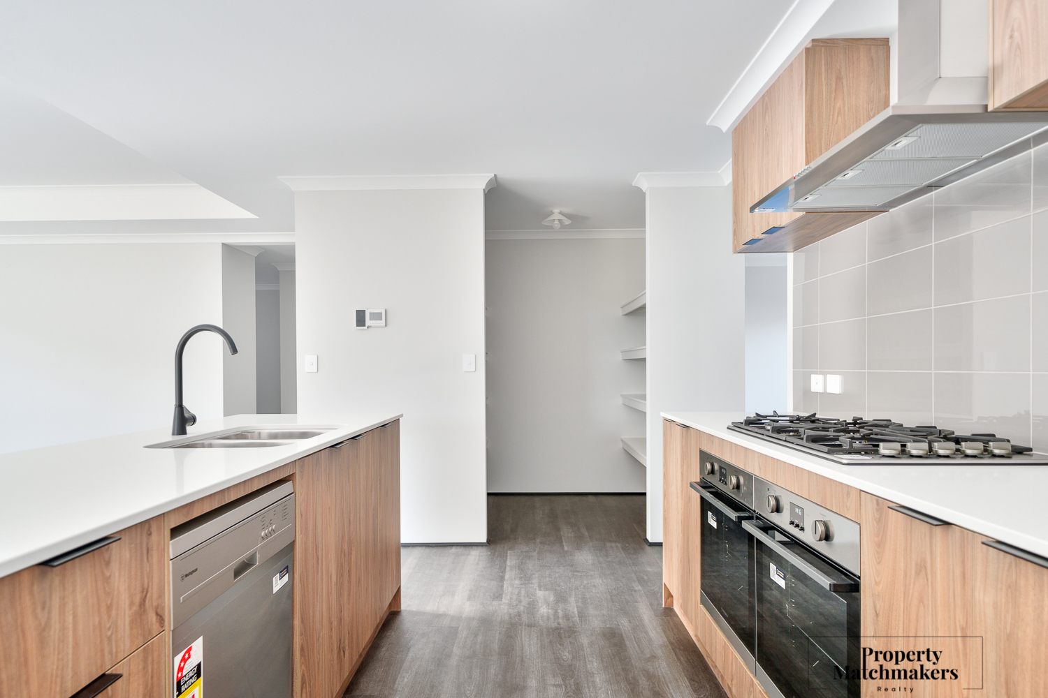 8 Jinsha Road, Hilbert, WA 6112 AUS