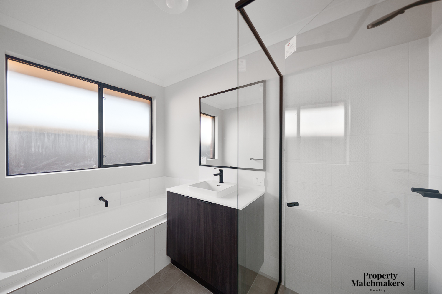 8 Jinsha Road, Hilbert, WA 6112 AUS