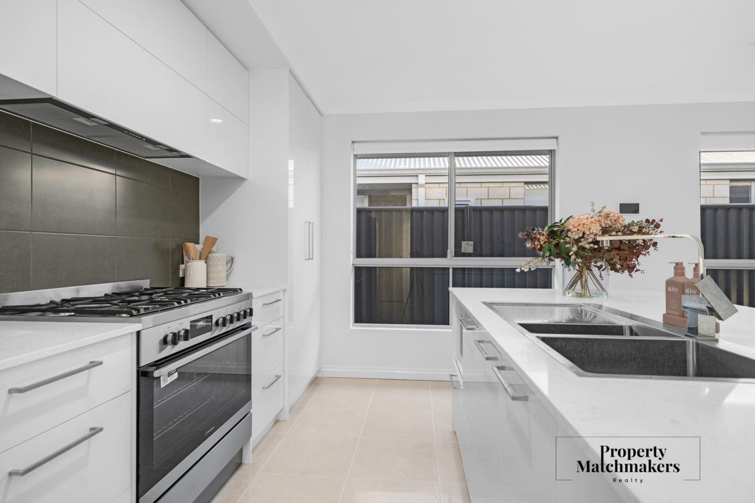 6 Tarot Grove, Baldivis, WA 6171 AUS