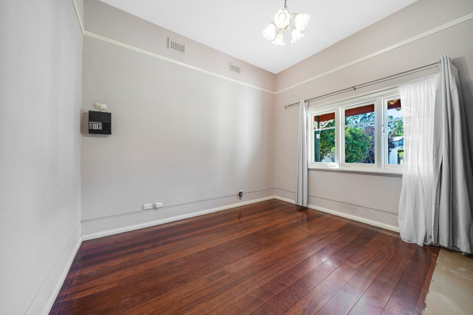 99 Mackie, Victoria Park, WA 6100 AUS