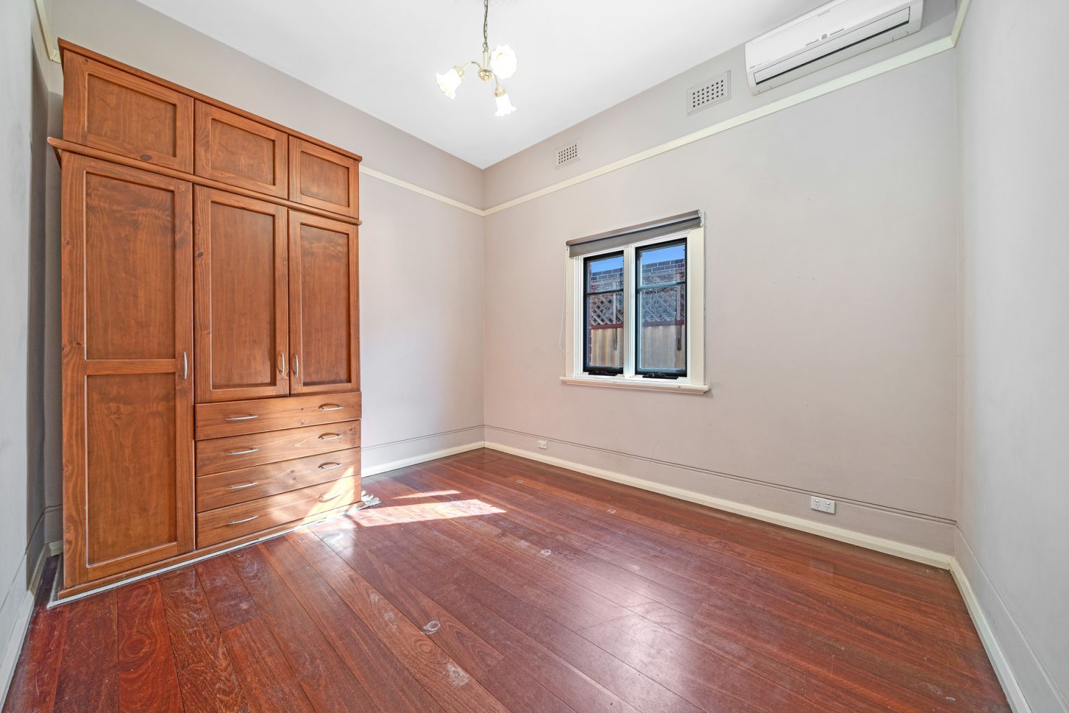 99 Mackie, Victoria Park, WA 6100 AUS