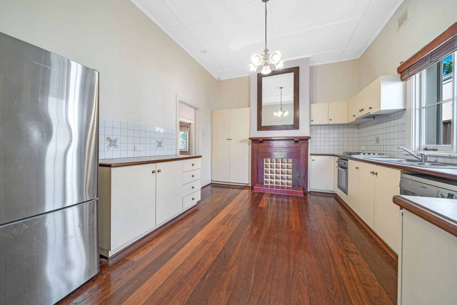 99 Mackie, Victoria Park, WA 6100 AUS