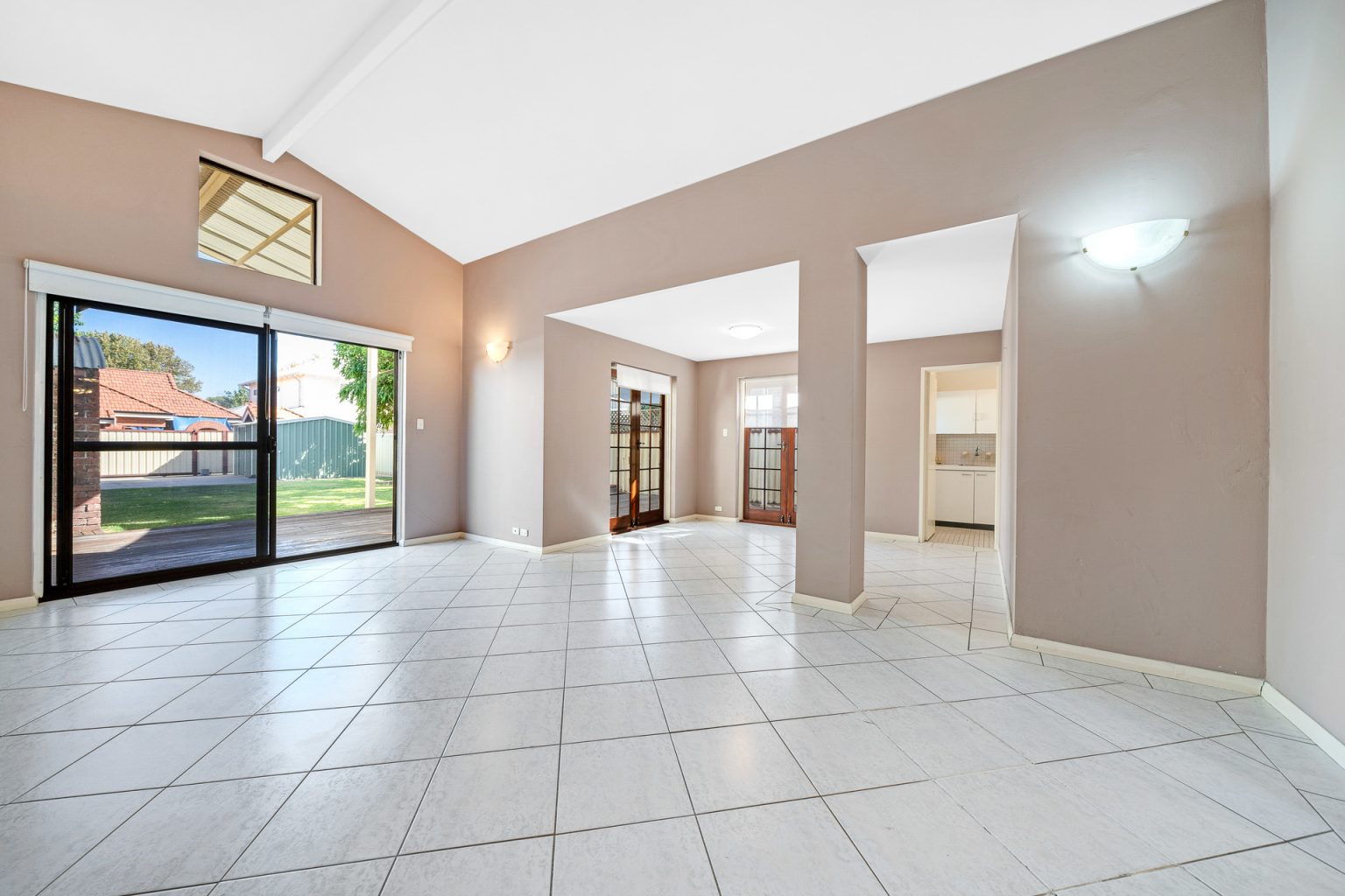 99 Mackie, Victoria Park, WA 6100 AUS