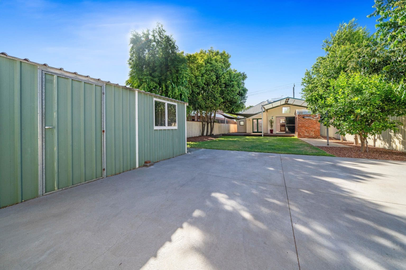 99 Mackie, Victoria Park, WA 6100 AUS