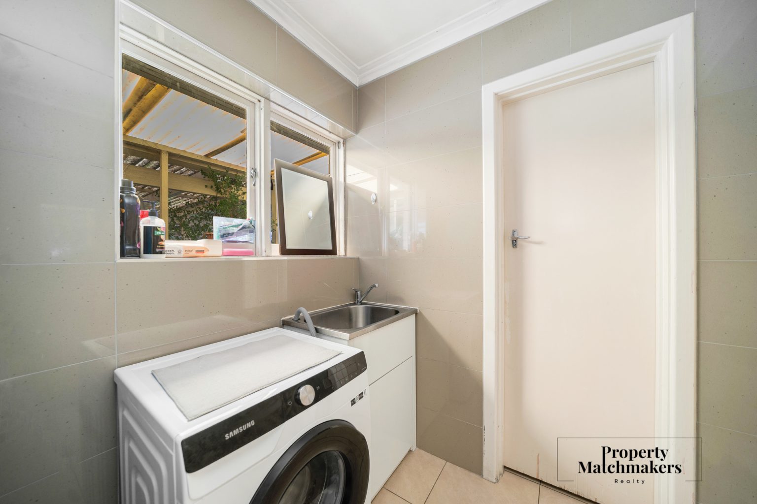 18 Romney Street, Beckenham, WA 6107 AUS