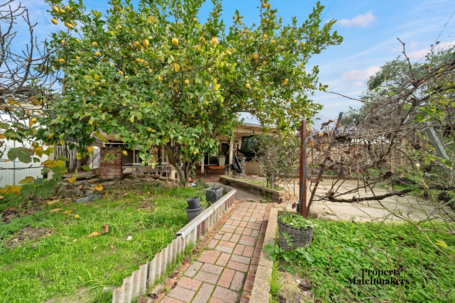 18 Romney Street, Beckenham, WA 6107 AUS