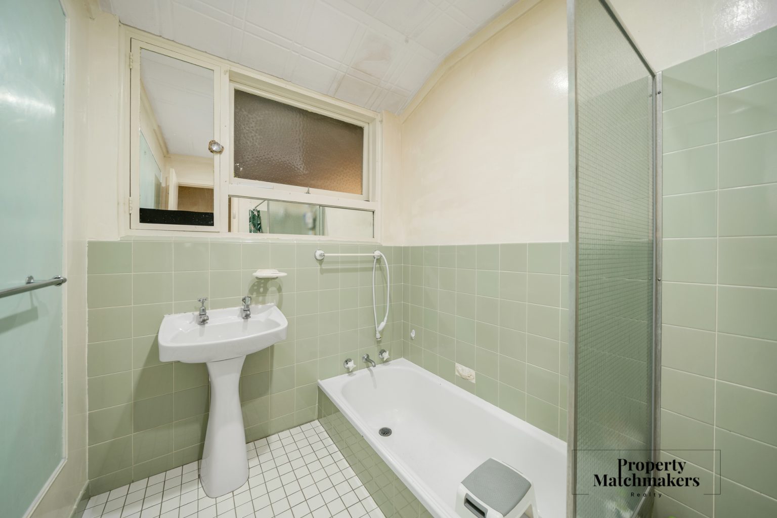 18 Romney Street, Beckenham, WA 6107 AUS