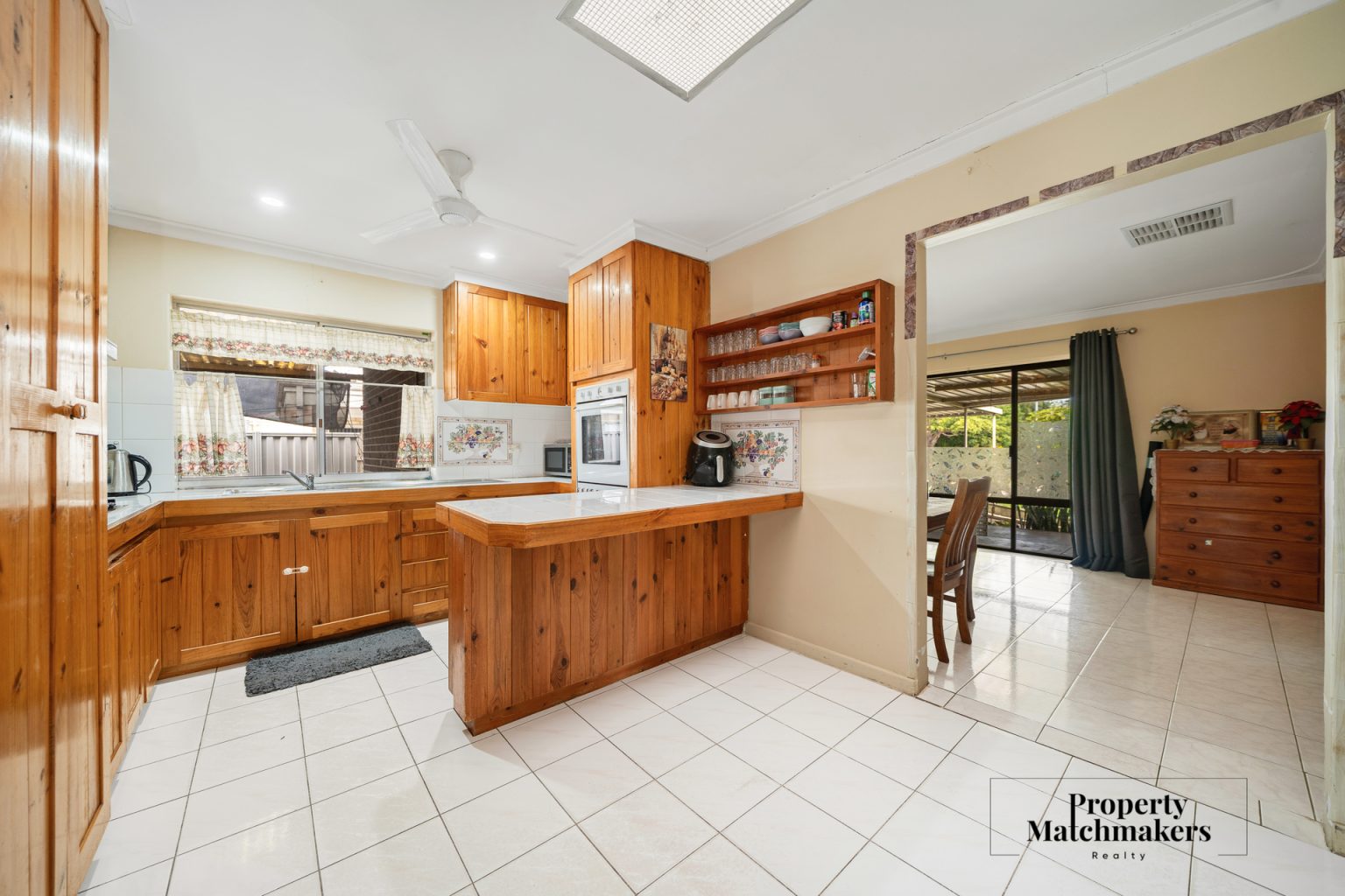 18 Romney Street, Beckenham, WA 6107 AUS