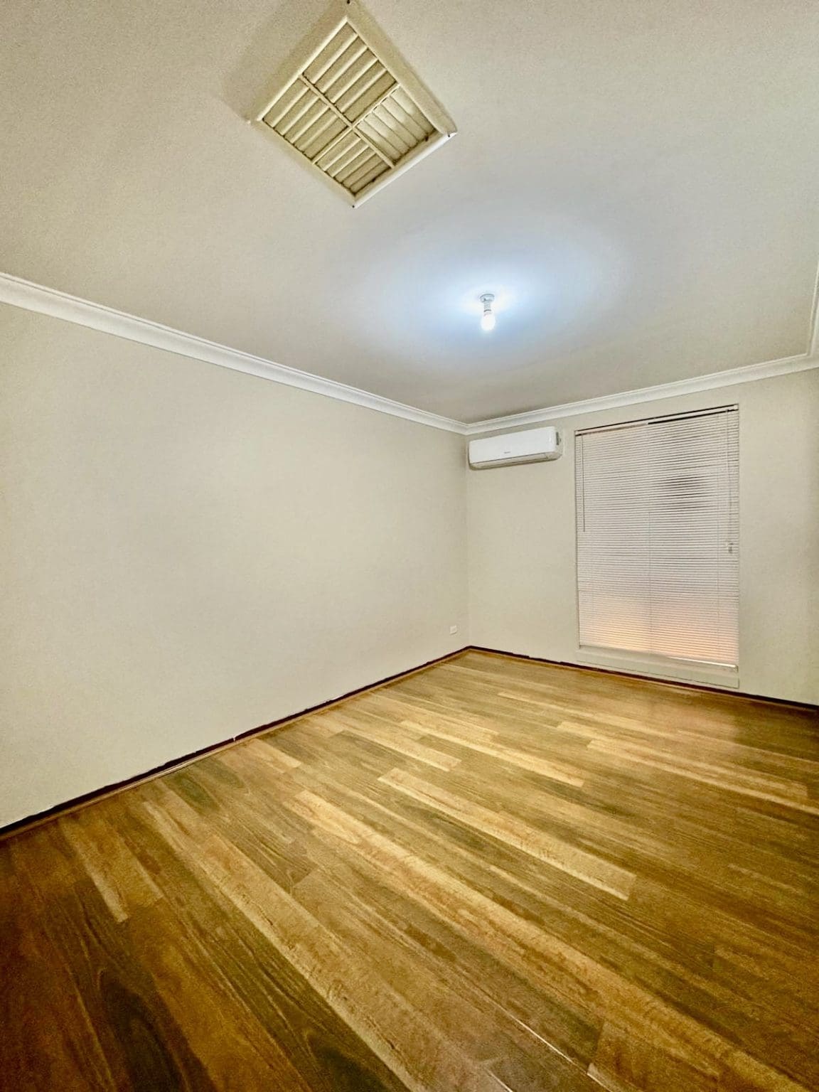 11 Numulgi Street, Armadale, WA 6112 AUS