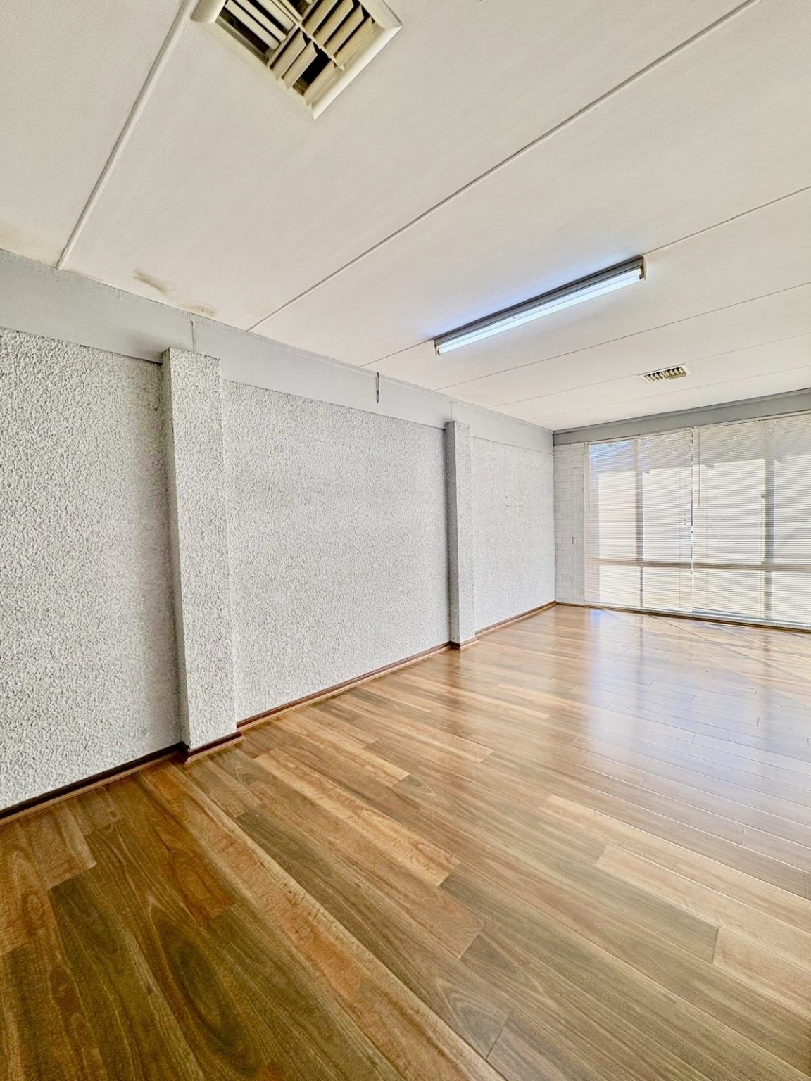 11 Numulgi Street, Armadale, WA 6112 AUS