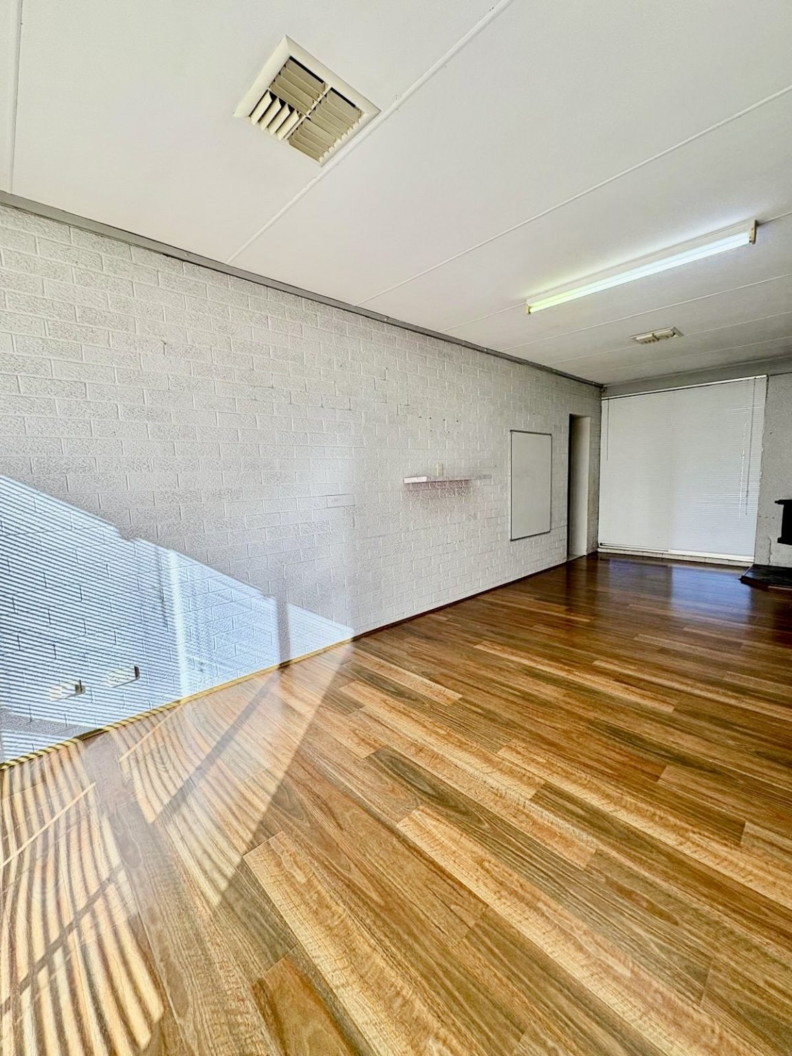 11 Numulgi Street, Armadale, WA 6112 AUS