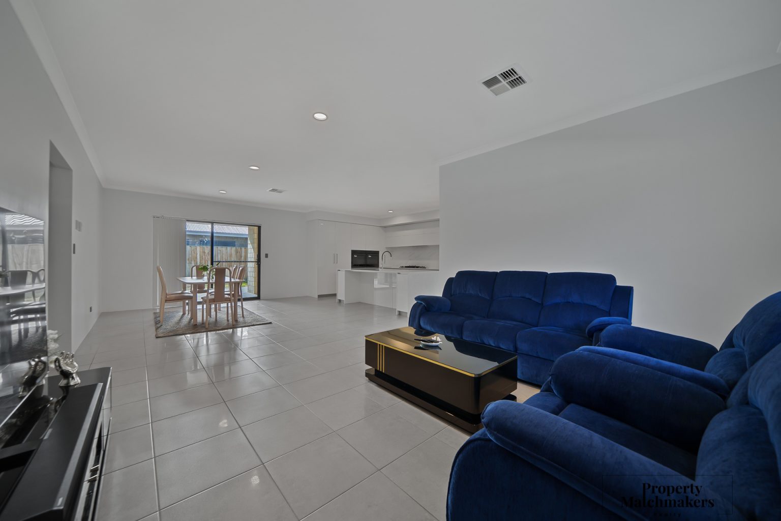 82 Dunnett Drive, Ellenbrook, WA 6069 AUS