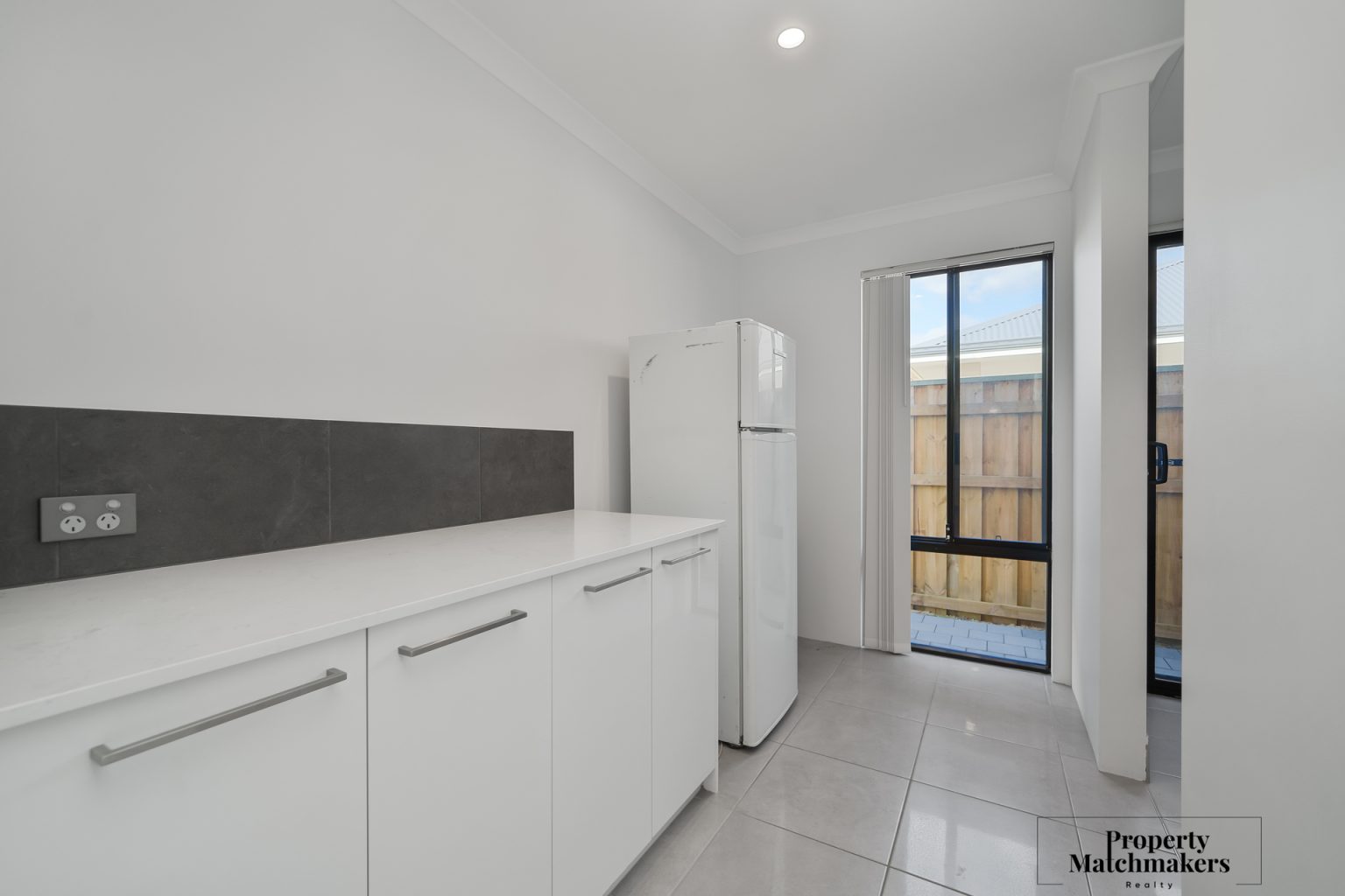 82 Dunnett Drive, Ellenbrook, WA 6069 AUS