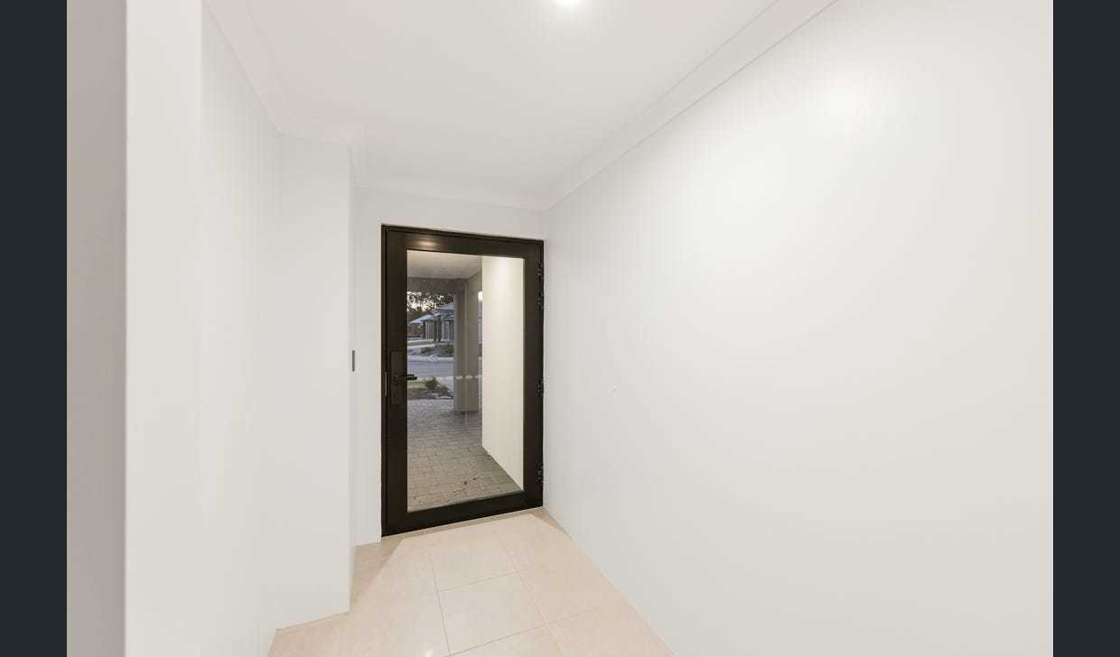 82 Dunnett Drive, Ellenbrook, WA 6069 AUS