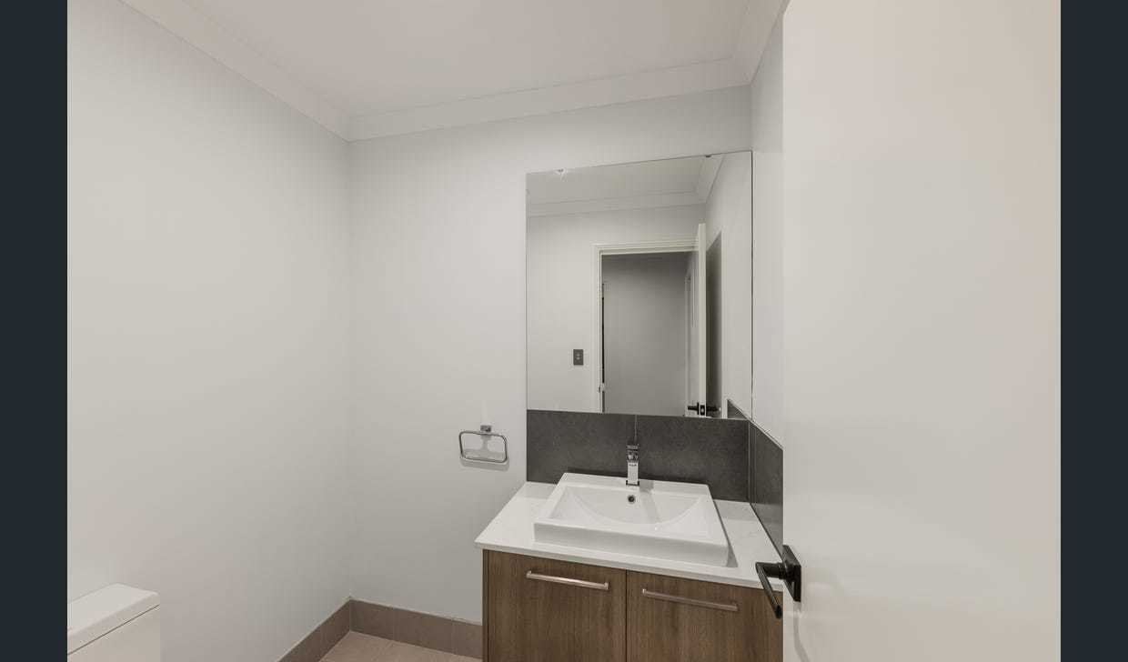 82 Dunnett Drive, Ellenbrook, WA 6069 AUS