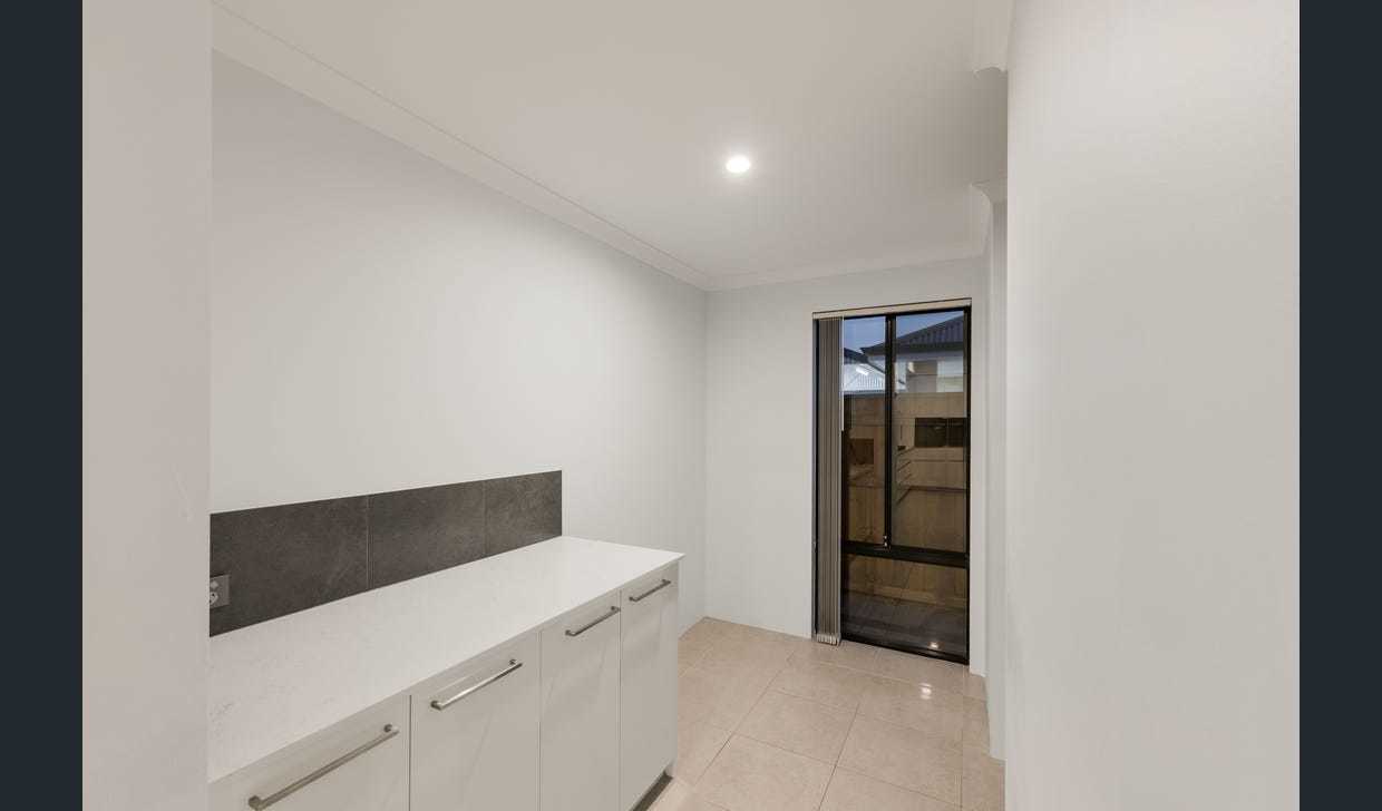 82 Dunnett Drive, Ellenbrook, WA 6069 AUS