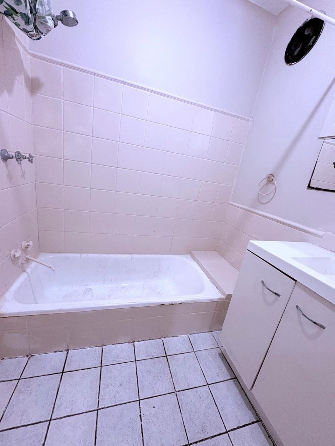 8 Shalford Way, Girrawheen, WA 6064 AUS