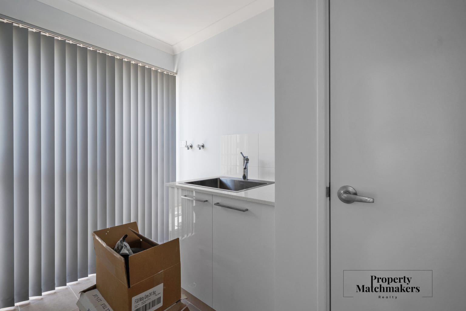 27 Desert Pea Loop, Piara Waters, WA 6112 AUS