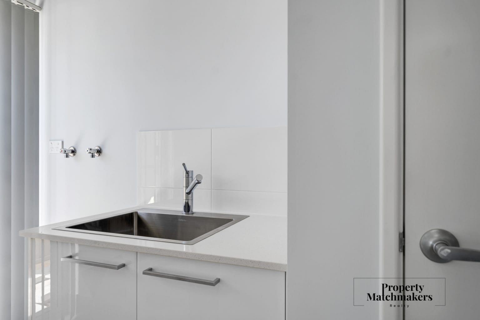 27 Desert Pea Loop, Piara Waters, WA 6112 AUS