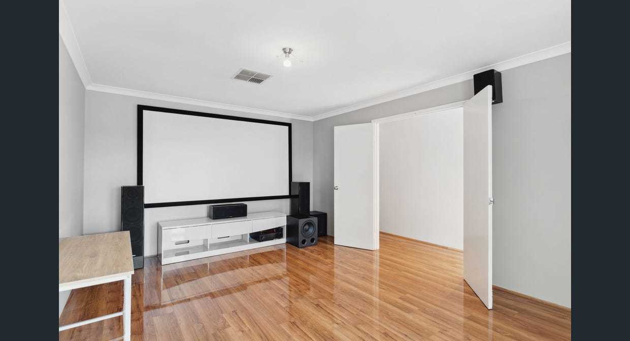 12 Vasse Gardens, Ellenbrook, WA 6069 AUS