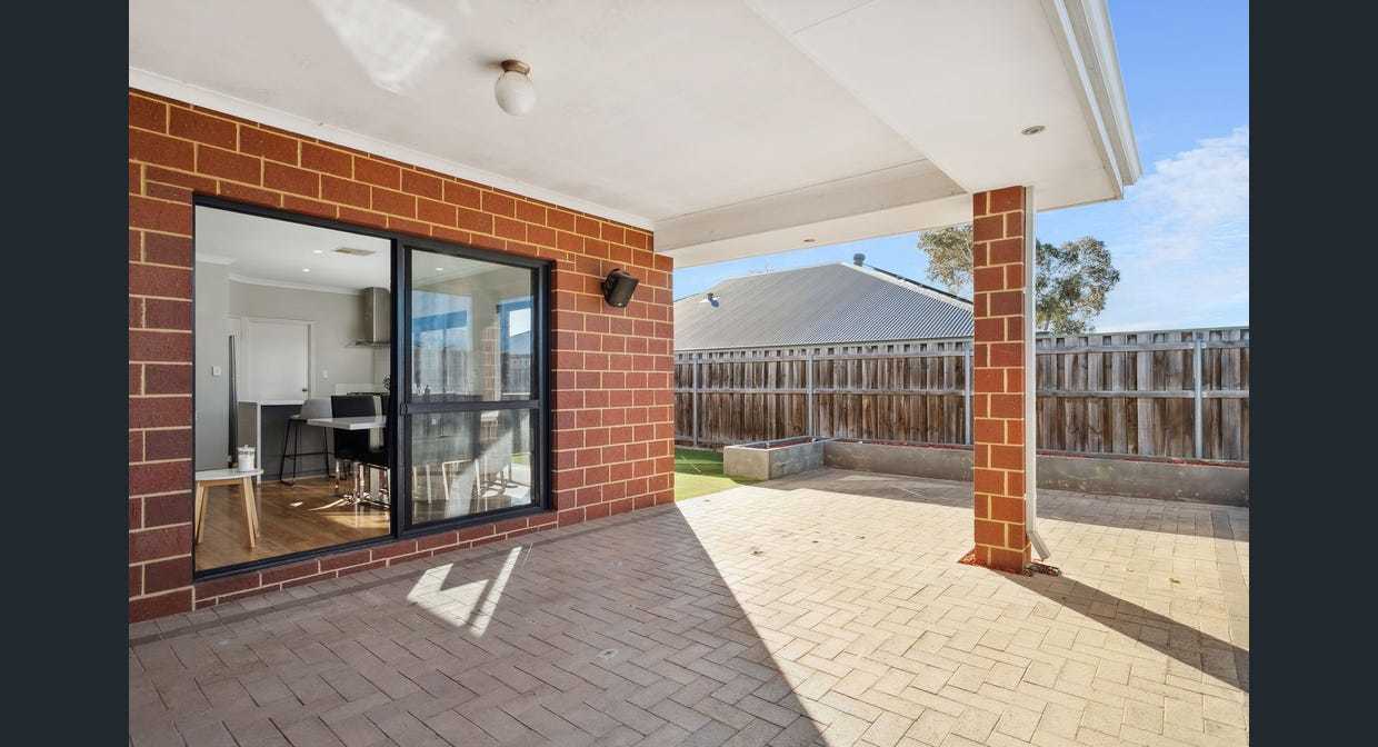 12 Vasse Gardens, Ellenbrook, WA 6069 AUS