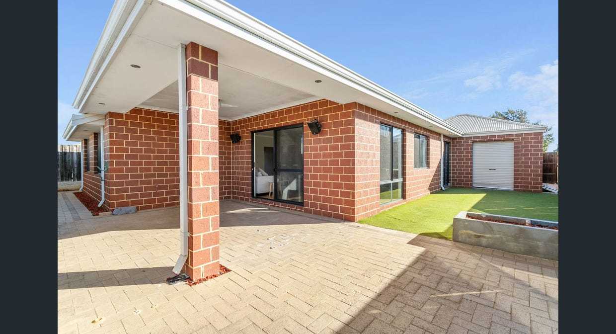 12 Vasse Gardens, Ellenbrook, WA 6069 AUS