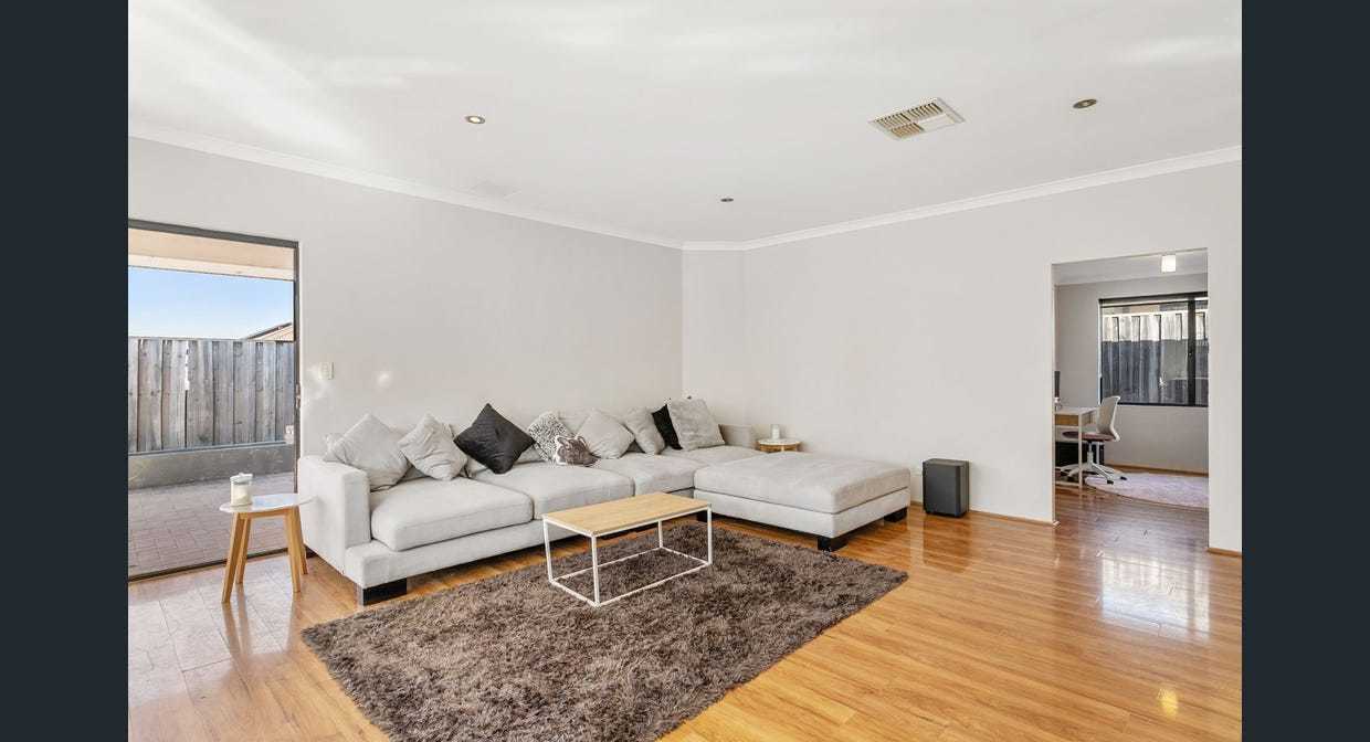 12 Vasse Gardens, Ellenbrook, WA 6069 AUS