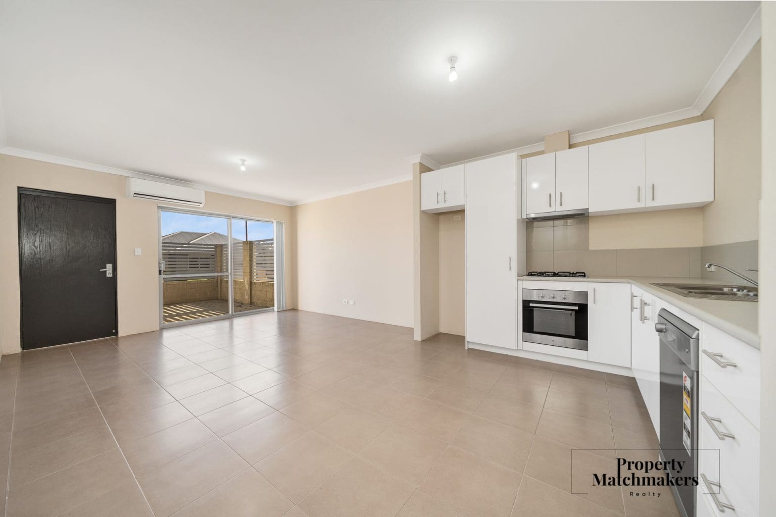 3/64 Dowitcher Loop, Gosnells, WA 6110 AUS