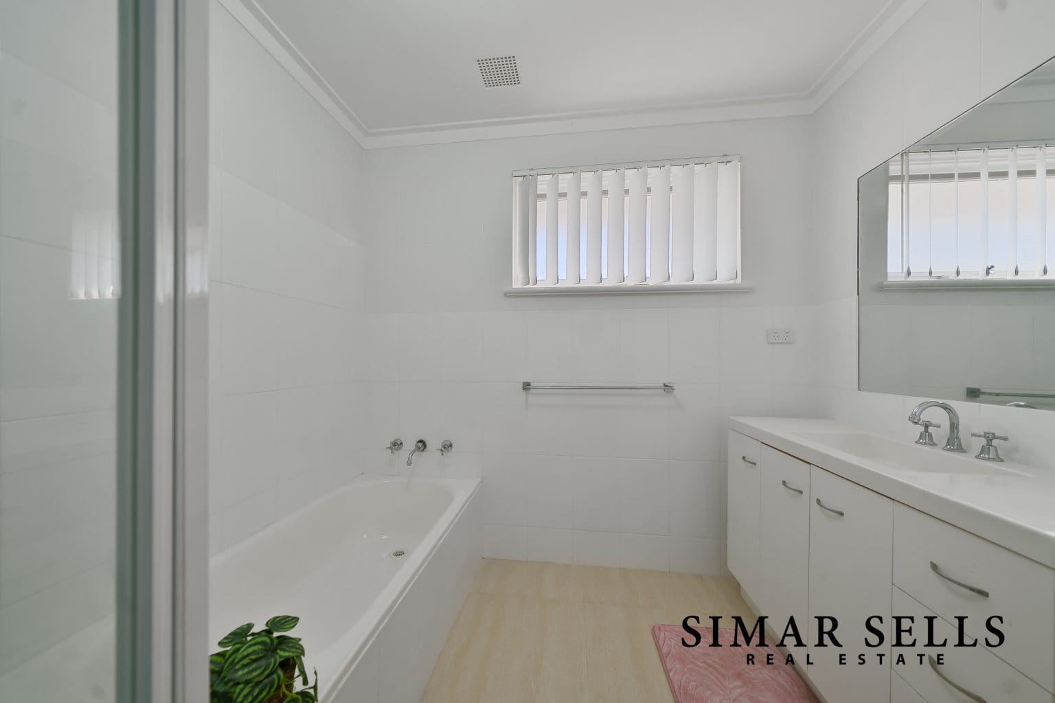 21 Glenlea Drive, HELENA VALLEY, WA 6056 AUS