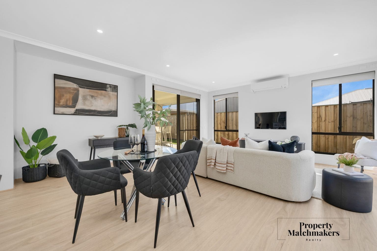 22 Saltriver Street, Ellenbrook, WA 6069 AUS