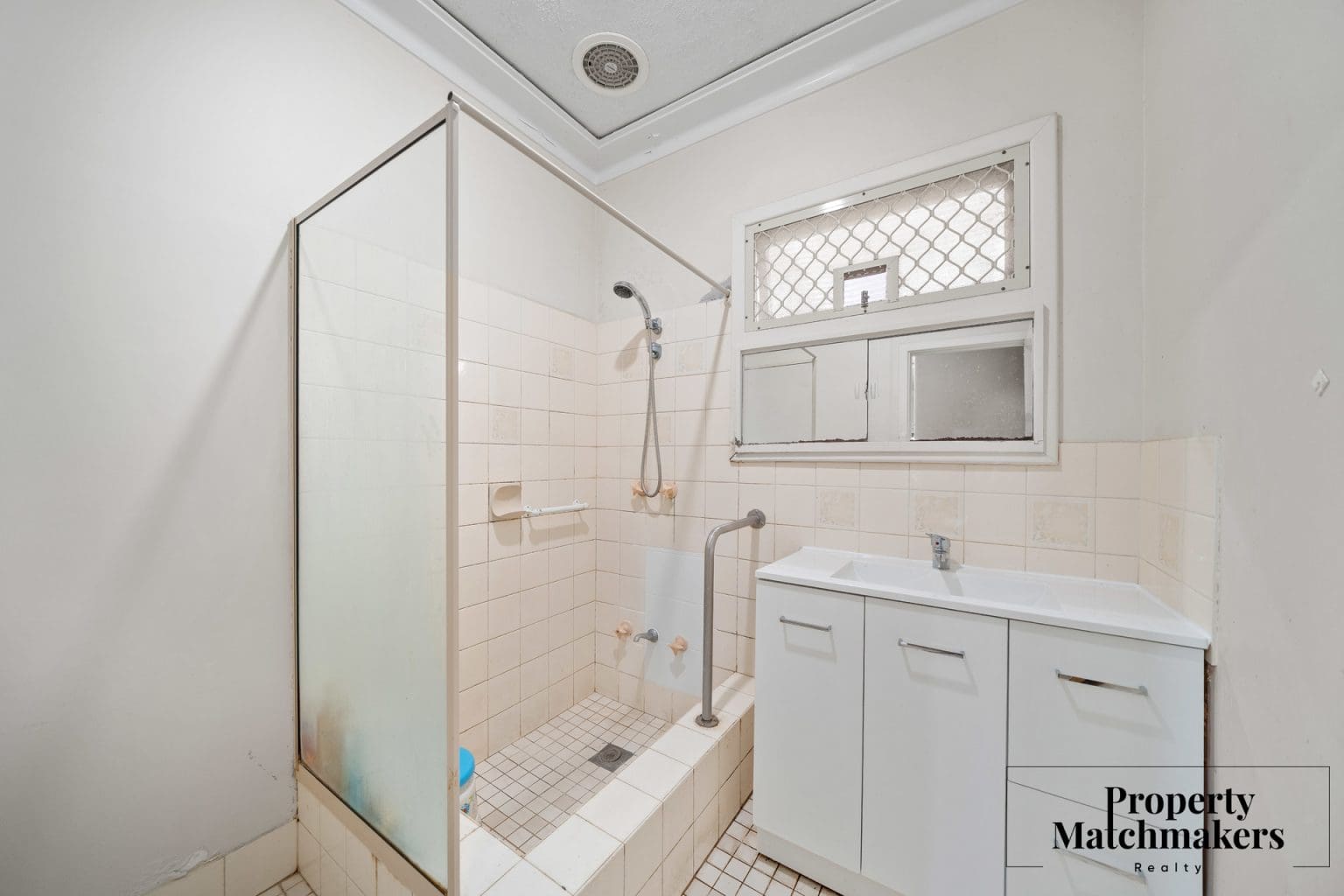 9 Napier Road, Morley, WA 6062 AUS